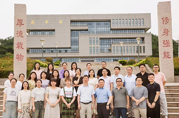 ͼ5 ��ҩ�����ѧԺ��ʦ�Ŷ� ����.jpg