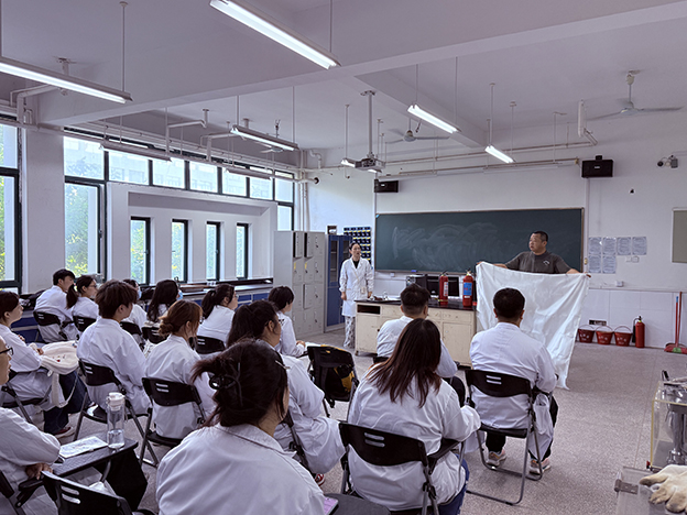 740d53e734cc78932159158eb200b33 .jpg