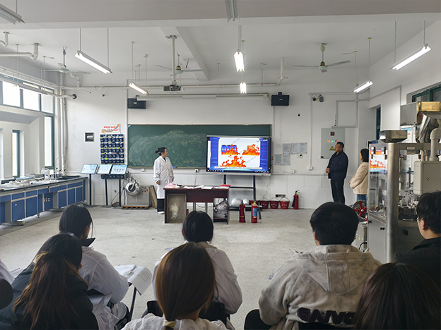 20AC8A1847BBAB0AF4C6ECD707EA1AF0 .jpg